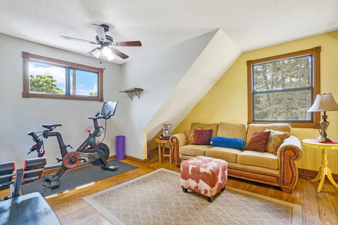 For Rent: $4,500 (4 beds, 3 baths, 2285 Square Feet)