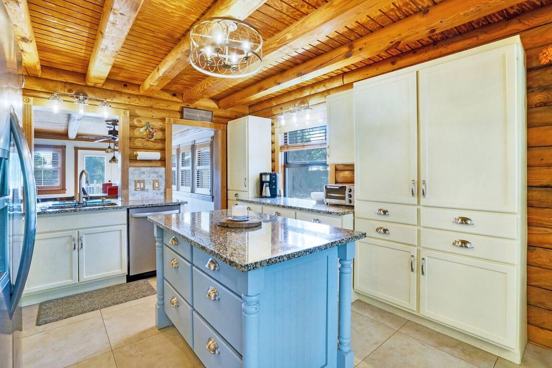 For Rent: $4,500 (4 beds, 3 baths, 2285 Square Feet)