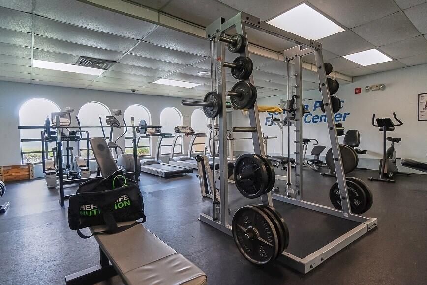 For Sale: $575,000 (3 beds, 2 baths, 1864 Square Feet)