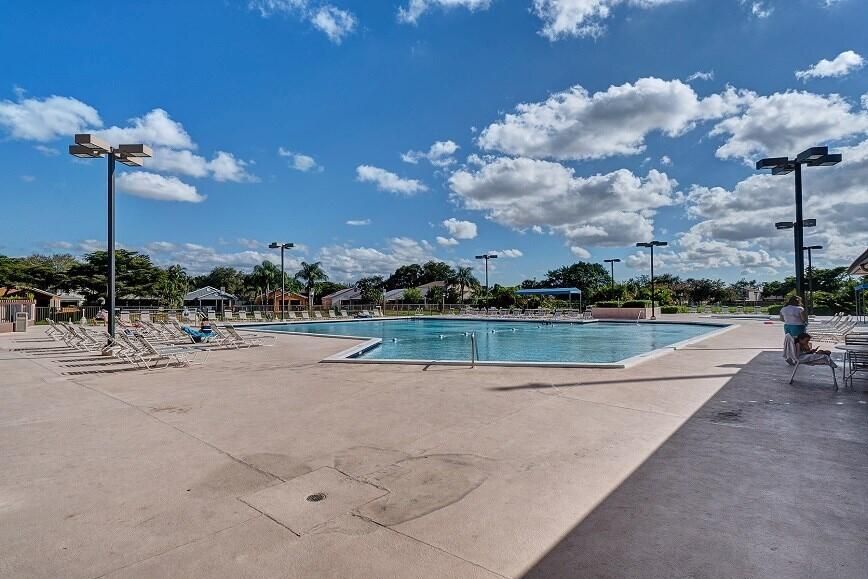 For Sale: $575,000 (3 beds, 2 baths, 1864 Square Feet)