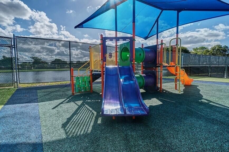 For Sale: $575,000 (3 beds, 2 baths, 1864 Square Feet)