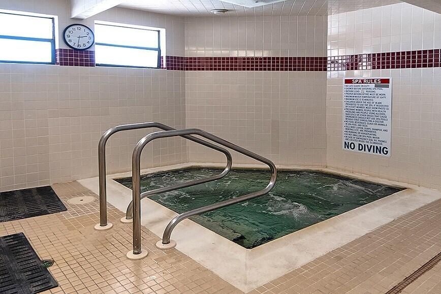 For Sale: $575,000 (3 beds, 2 baths, 1864 Square Feet)