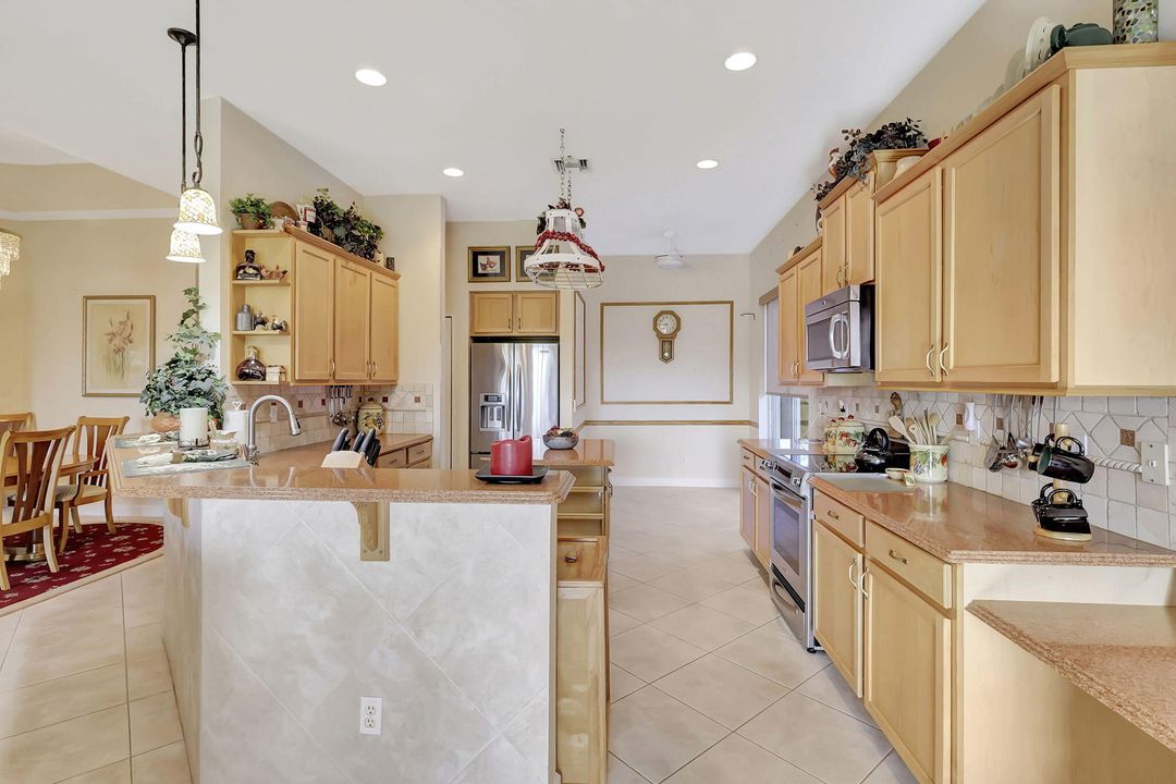 For Sale: $463,000 (3 beds, 2 baths, 2136 Square Feet)