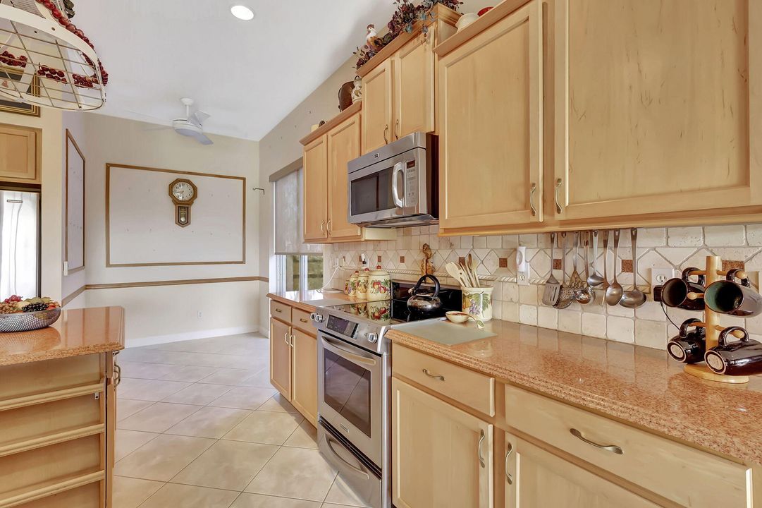 For Sale: $463,000 (3 beds, 2 baths, 2136 Square Feet)