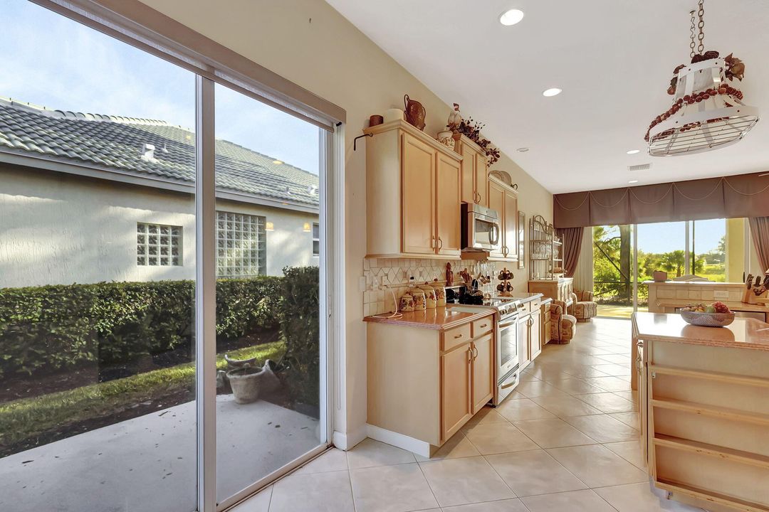 For Sale: $463,000 (3 beds, 2 baths, 2136 Square Feet)