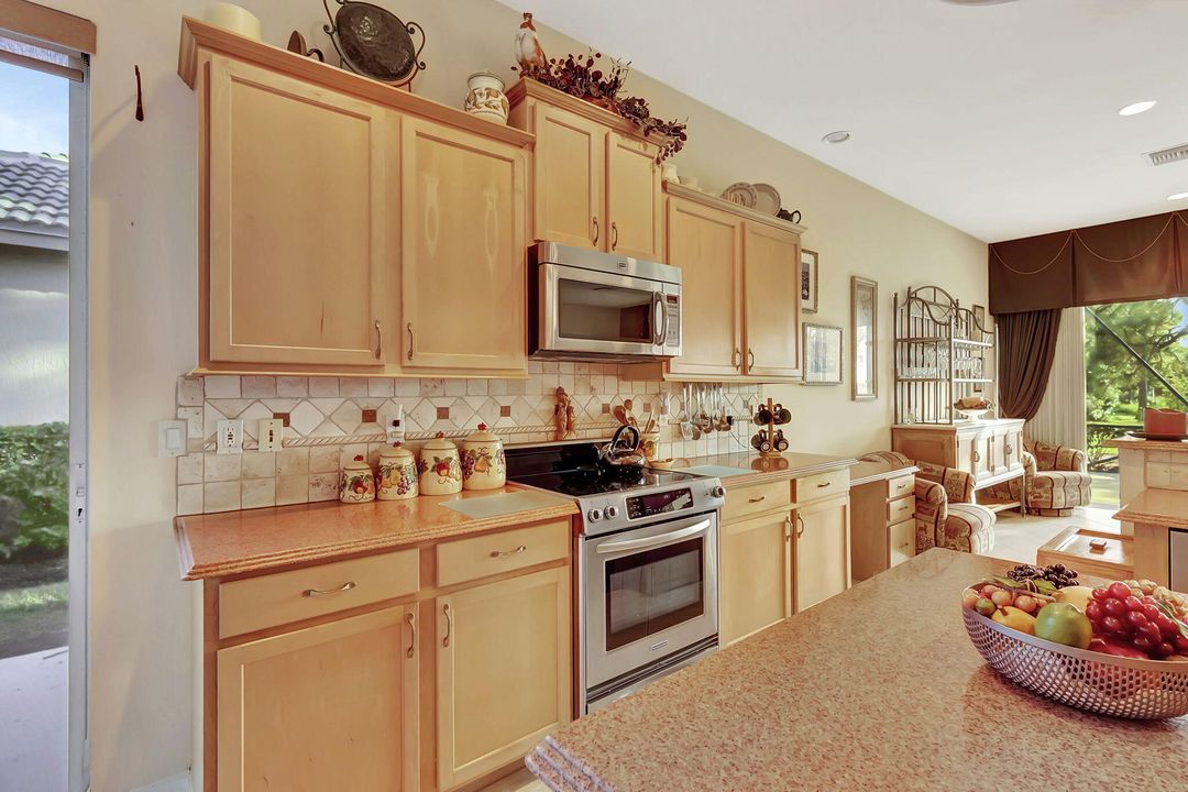 For Sale: $463,000 (3 beds, 2 baths, 2136 Square Feet)