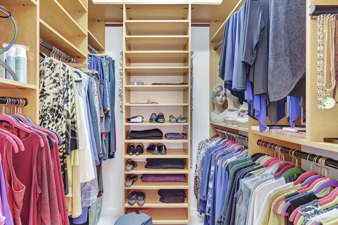 For Sale: $463,000 (3 beds, 2 baths, 2136 Square Feet)