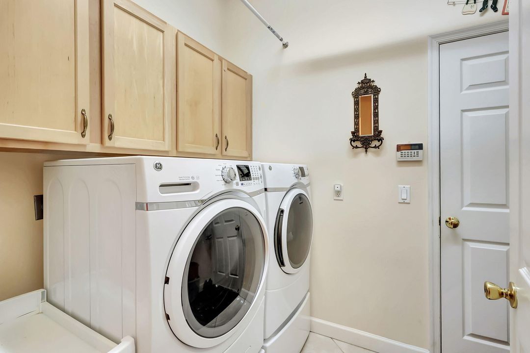 For Sale: $463,000 (3 beds, 2 baths, 2136 Square Feet)