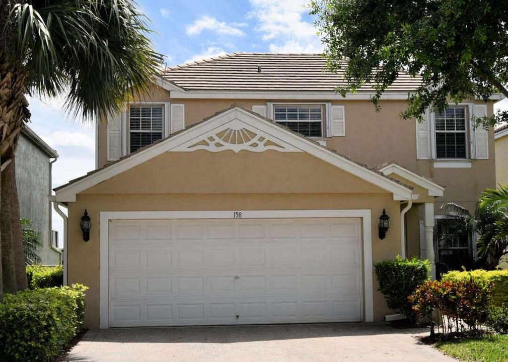 For Rent: $4,350 (4 beds, 2 baths, 2204 Square Feet)