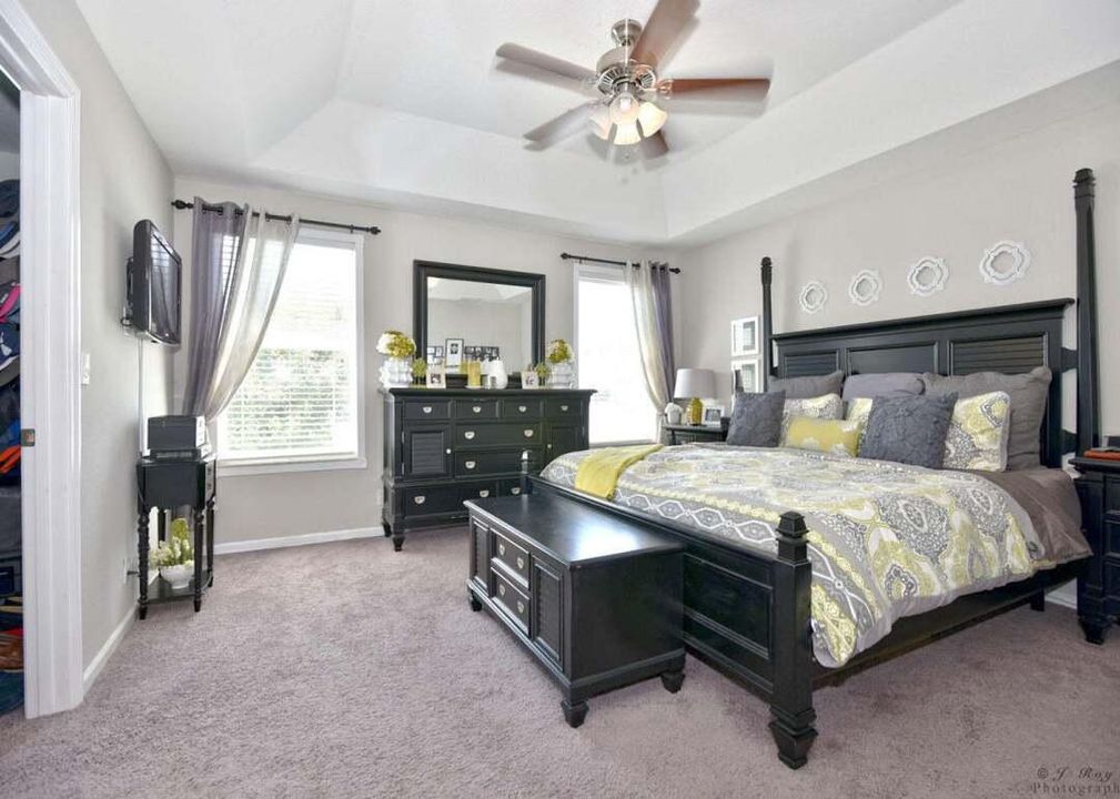 For Rent: $4,350 (4 beds, 2 baths, 2204 Square Feet)