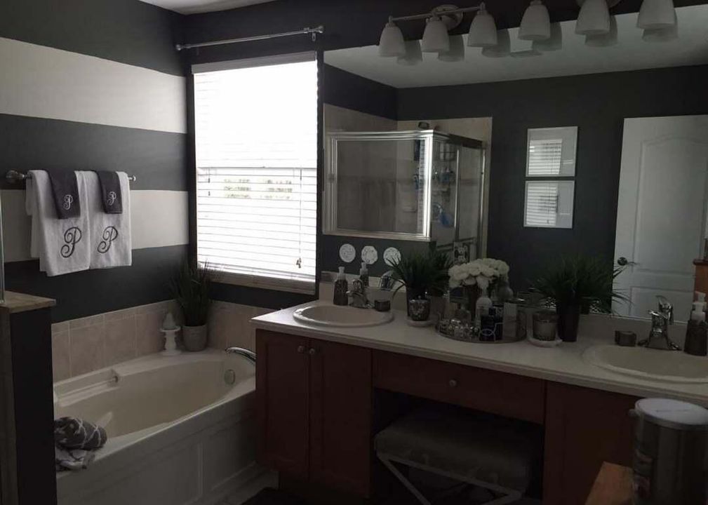 For Rent: $4,350 (4 beds, 2 baths, 2204 Square Feet)