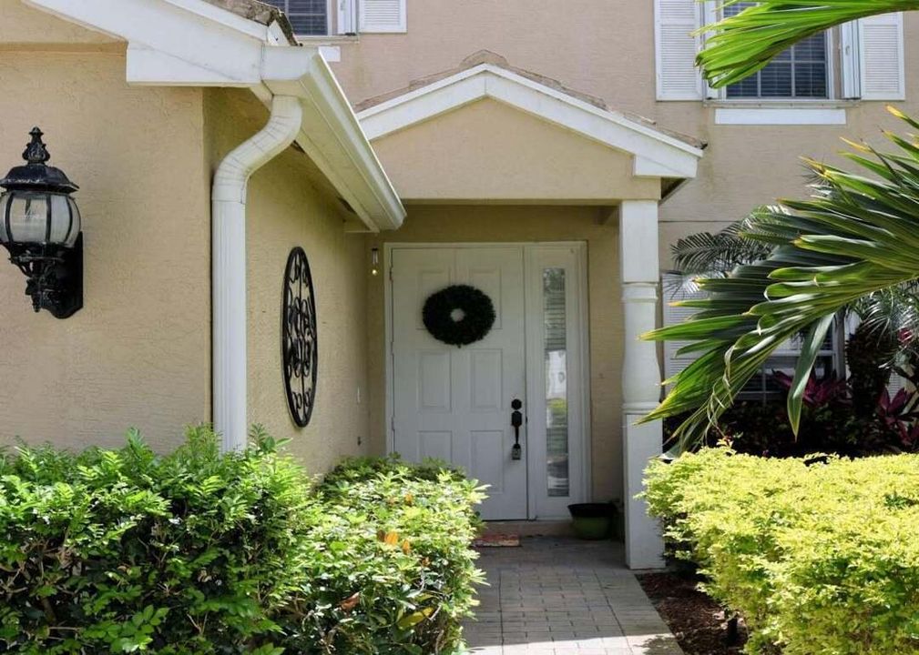 For Rent: $4,350 (4 beds, 2 baths, 2204 Square Feet)