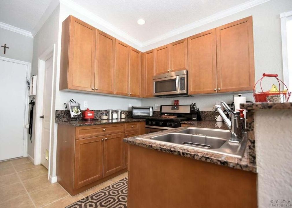 For Rent: $4,350 (4 beds, 2 baths, 2204 Square Feet)