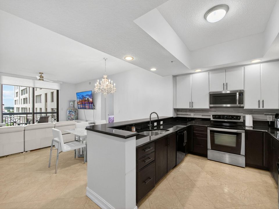 出租: $6,500 (2 贝兹, 2 浴室, 1485 平方英尺)