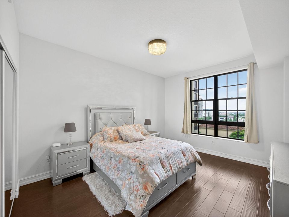 出租: $6,500 (2 贝兹, 2 浴室, 1485 平方英尺)