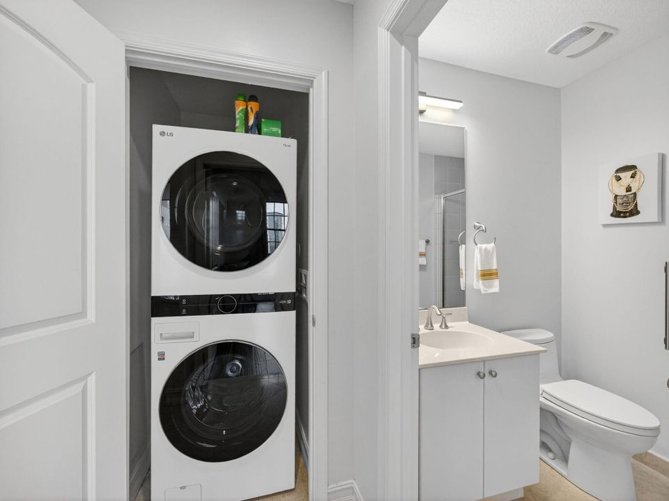 出租: $6,500 (2 贝兹, 2 浴室, 1485 平方英尺)