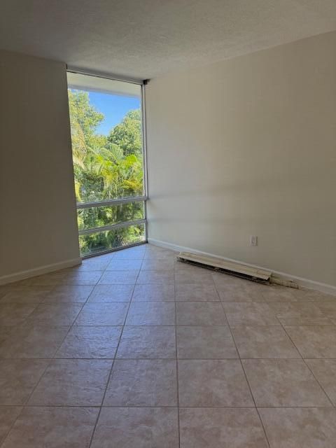 For Rent: $4,750 (2 beds, 2 baths, 1627 Square Feet)