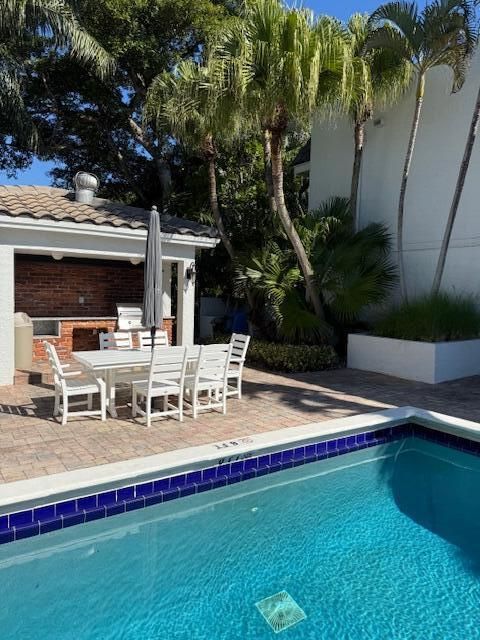 For Rent: $4,750 (2 beds, 2 baths, 1627 Square Feet)