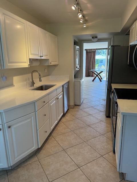 For Rent: $4,750 (2 beds, 2 baths, 1627 Square Feet)