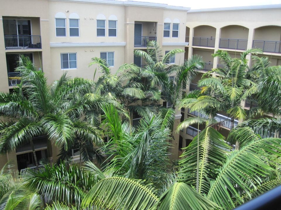 В аренду: $2,300 (2 спален, 2 ванн, 1137 Квадратных фут)