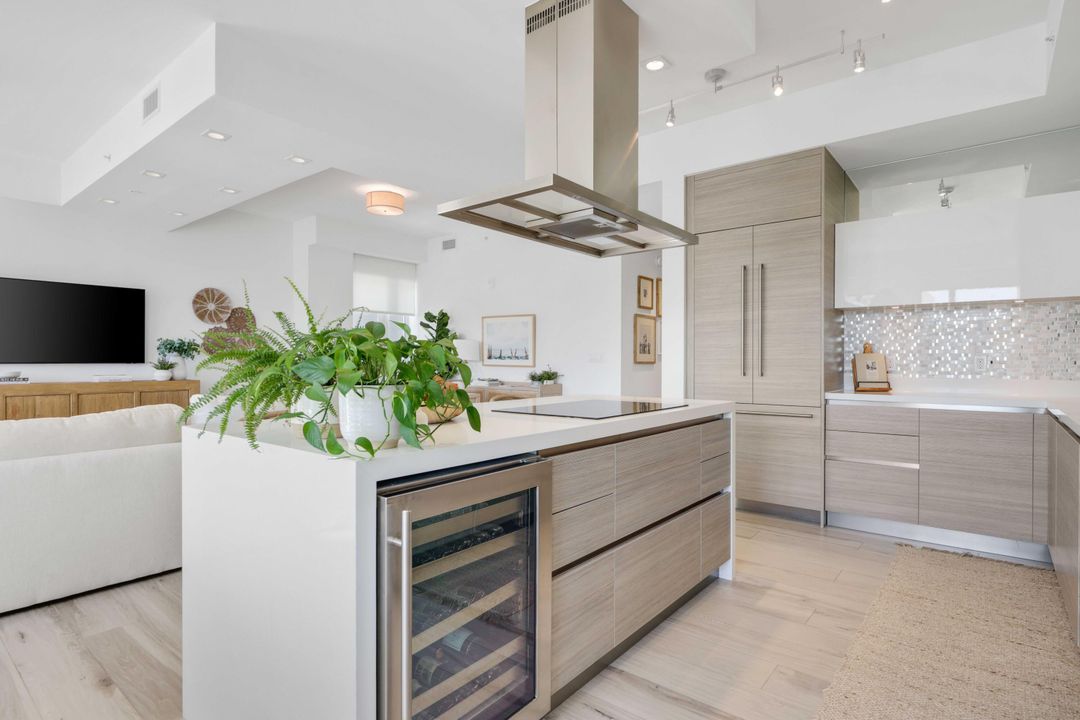 待售: $1,749,000 (2 贝兹, 2 浴室, 1671 平方英尺)