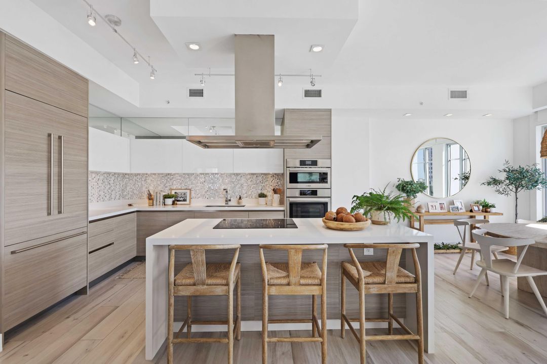 待售: $1,749,000 (2 贝兹, 2 浴室, 1671 平方英尺)