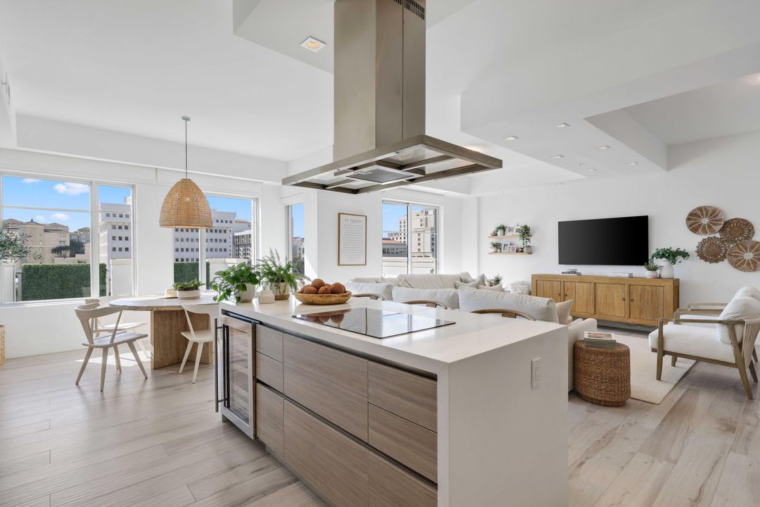 待售: $1,749,000 (2 贝兹, 2 浴室, 1671 平方英尺)