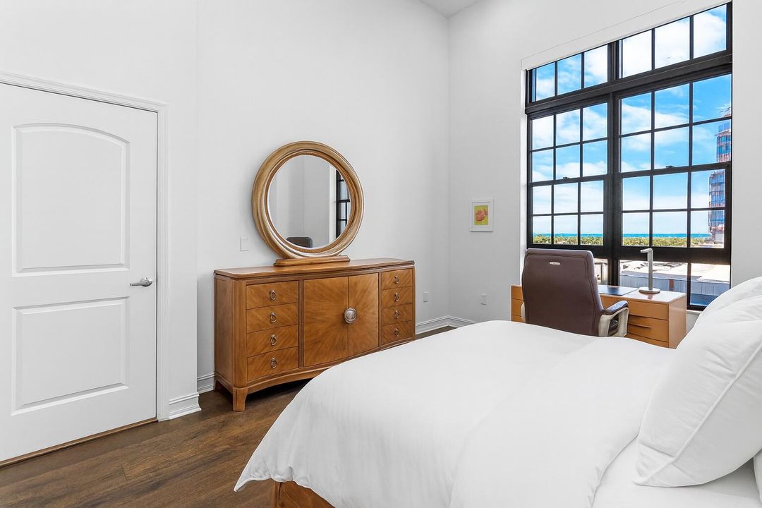 For Sale: $1,585,000 (2 beds, 2 baths, 1461 Square Feet)