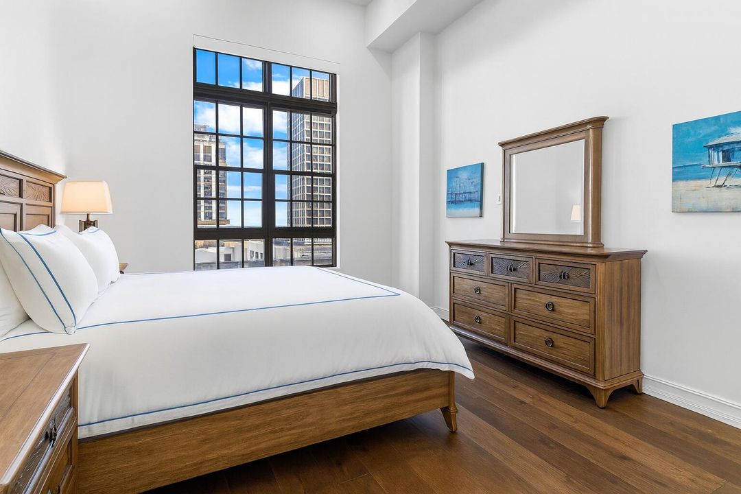 For Sale: $1,585,000 (2 beds, 2 baths, 1461 Square Feet)