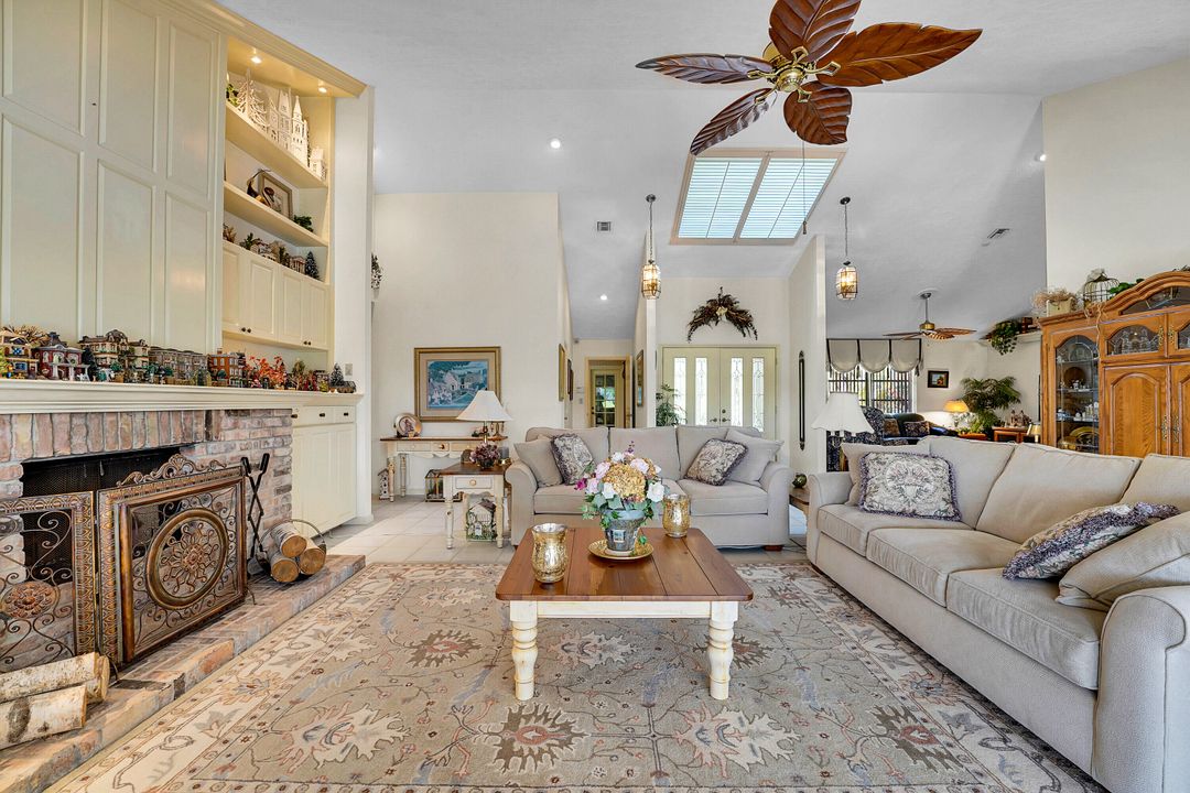 For Sale: $899,900 (3 beds, 2 baths, 2999 Square Feet)