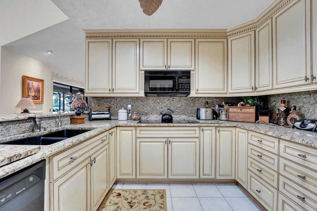 For Sale: $899,900 (3 beds, 2 baths, 2999 Square Feet)