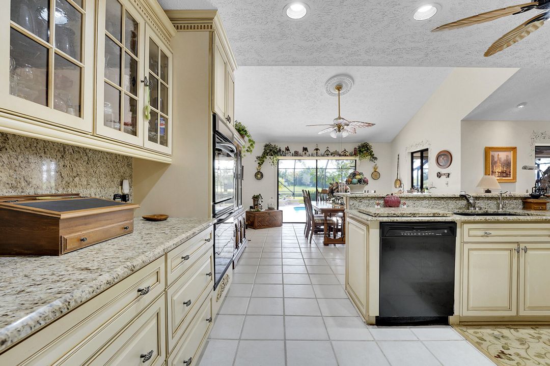 For Sale: $899,900 (3 beds, 2 baths, 2999 Square Feet)