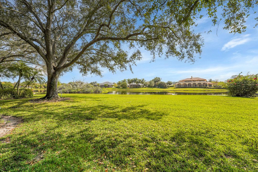For Sale: $899,900 (3 beds, 2 baths, 2999 Square Feet)