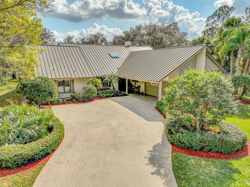 For Sale: $899,900 (3 beds, 2 baths, 2999 Square Feet)