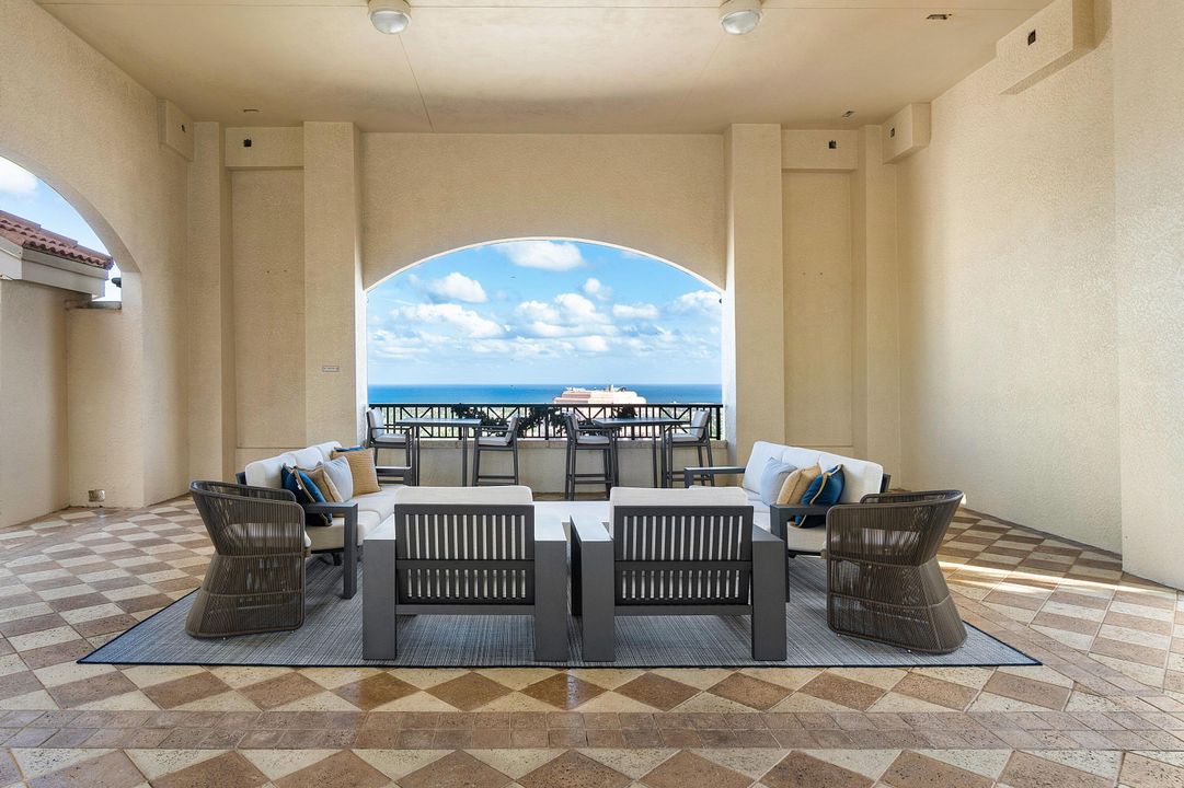 For Sale: $1,585,000 (2 beds, 2 baths, 1461 Square Feet)