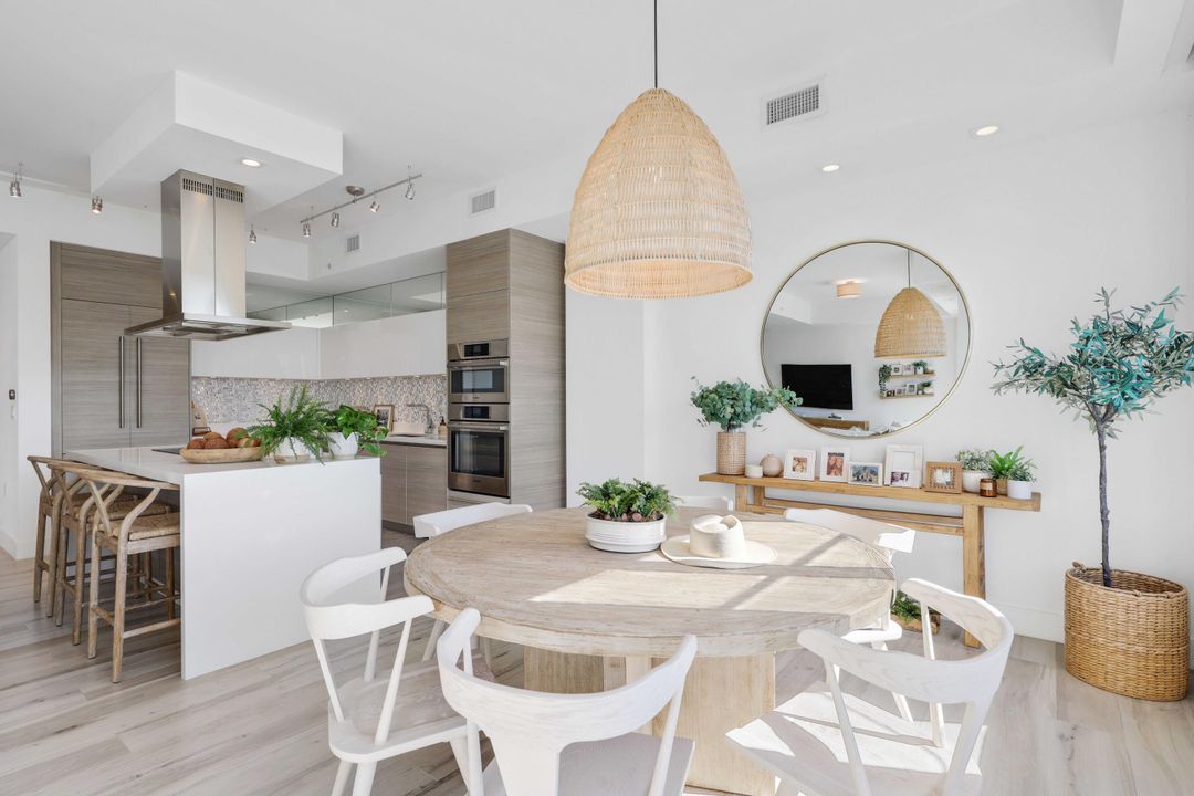 待售: $1,749,000 (2 贝兹, 2 浴室, 1671 平方英尺)