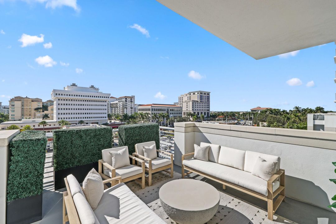 待售: $1,749,000 (2 贝兹, 2 浴室, 1671 平方英尺)