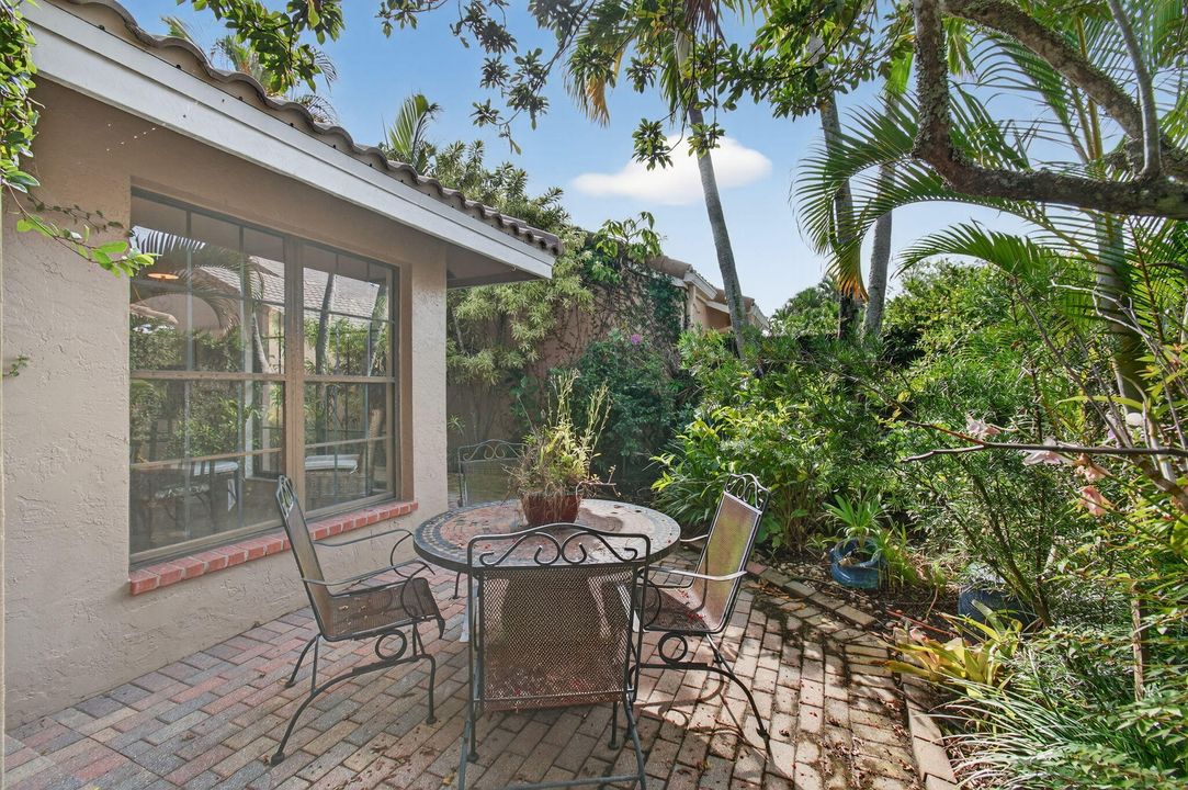 На продажу: $429,000 (3 спален, 2 ванн, 2029 Квадратных фут)