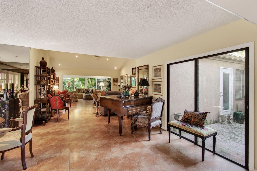 На продажу: $429,000 (3 спален, 2 ванн, 2029 Квадратных фут)