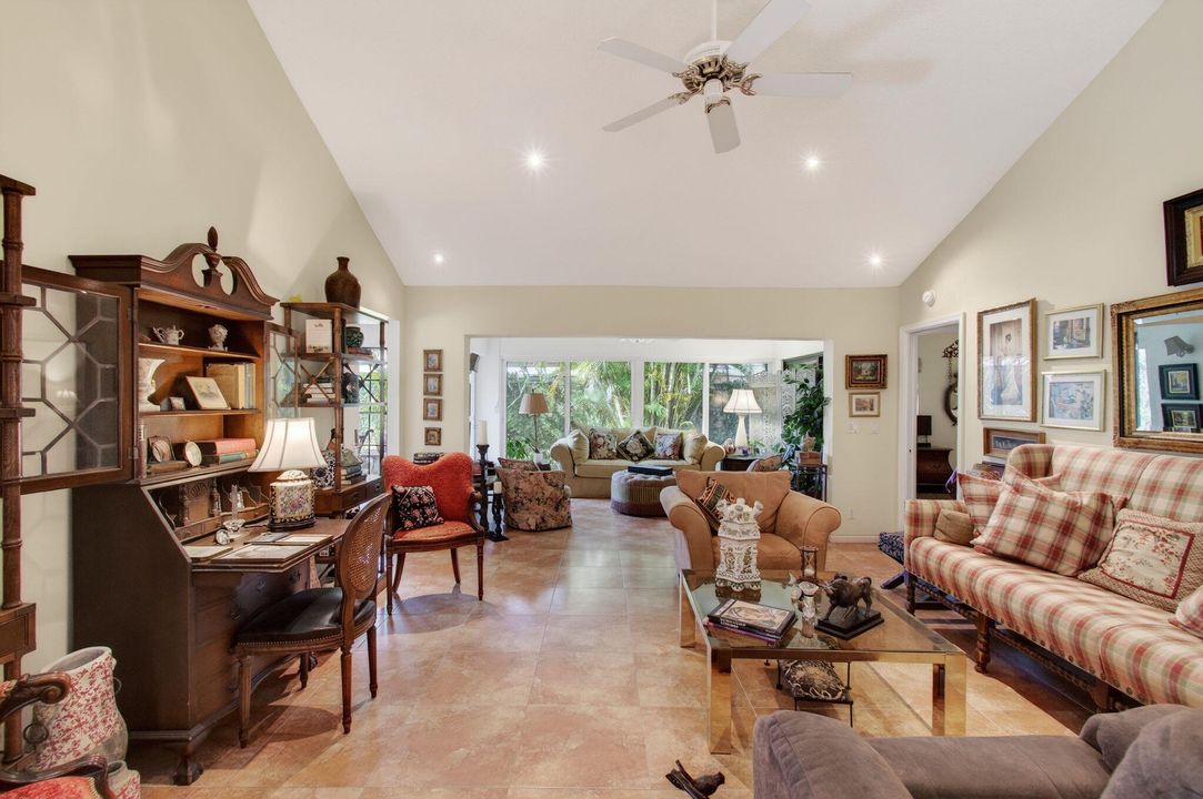 На продажу: $429,000 (3 спален, 2 ванн, 2029 Квадратных фут)