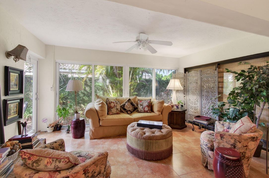 На продажу: $429,000 (3 спален, 2 ванн, 2029 Квадратных фут)