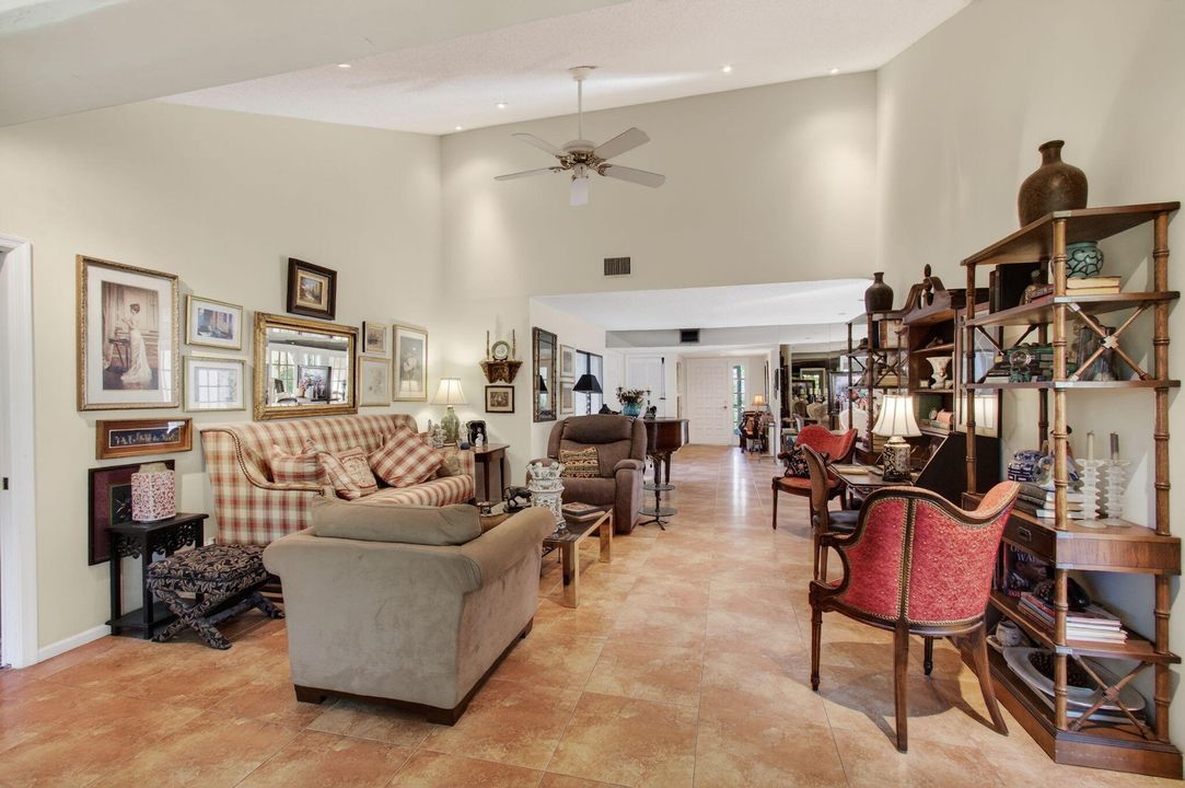 На продажу: $429,000 (3 спален, 2 ванн, 2029 Квадратных фут)