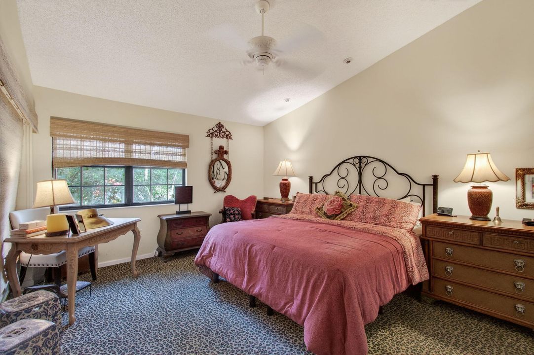 На продажу: $429,000 (3 спален, 2 ванн, 2029 Квадратных фут)