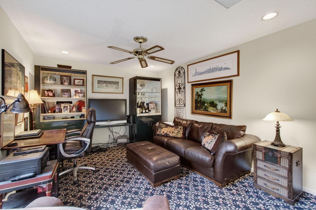 На продажу: $429,000 (3 спален, 2 ванн, 2029 Квадратных фут)