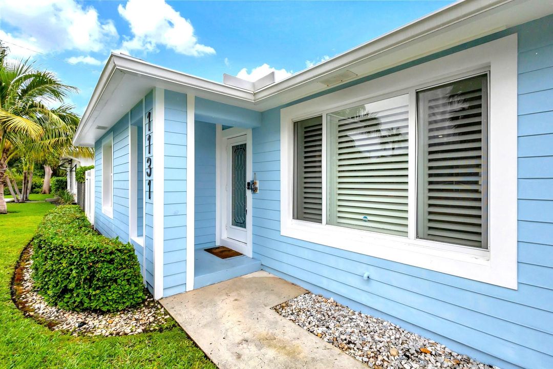 For Sale: $1,129,000 (2 beds, 2 baths, 1550 Square Feet)