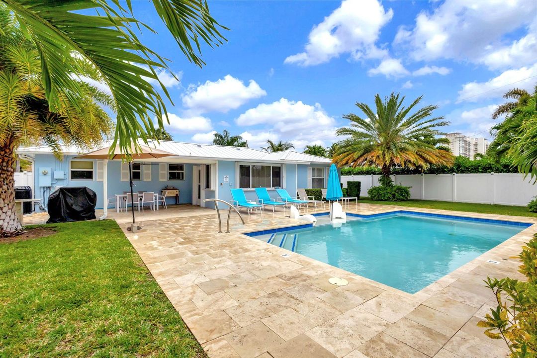 For Sale: $1,129,000 (2 beds, 2 baths, 1550 Square Feet)