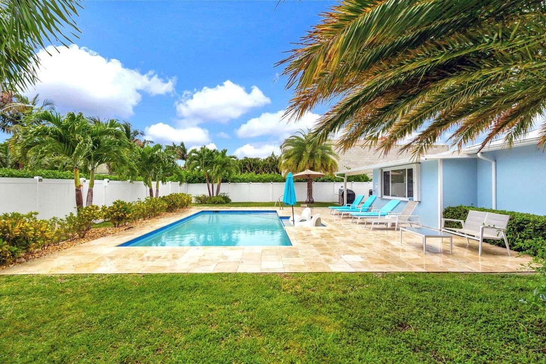 For Sale: $1,129,000 (2 beds, 2 baths, 1550 Square Feet)