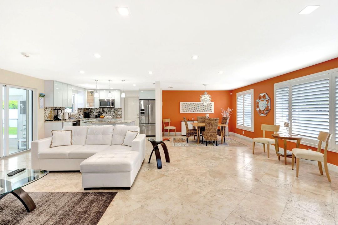 For Sale: $1,129,000 (2 beds, 2 baths, 1550 Square Feet)