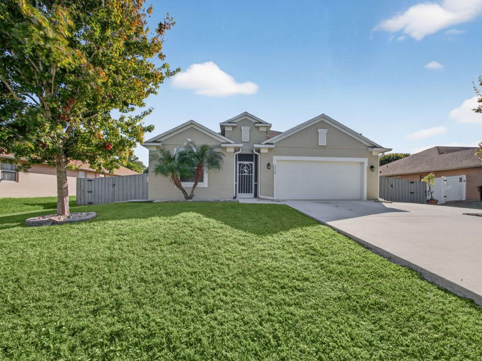 En Venta: $490,000 (4 camas, 2 baños, 2182 Pies cuadrados)