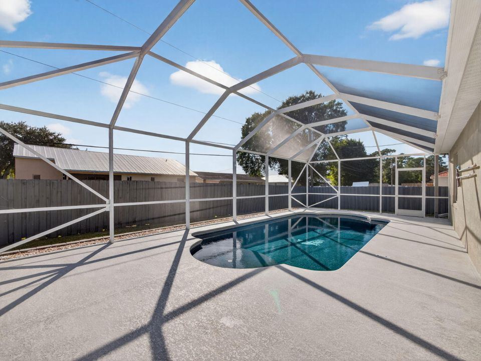 En Venta: $490,000 (4 camas, 2 baños, 2182 Pies cuadrados)